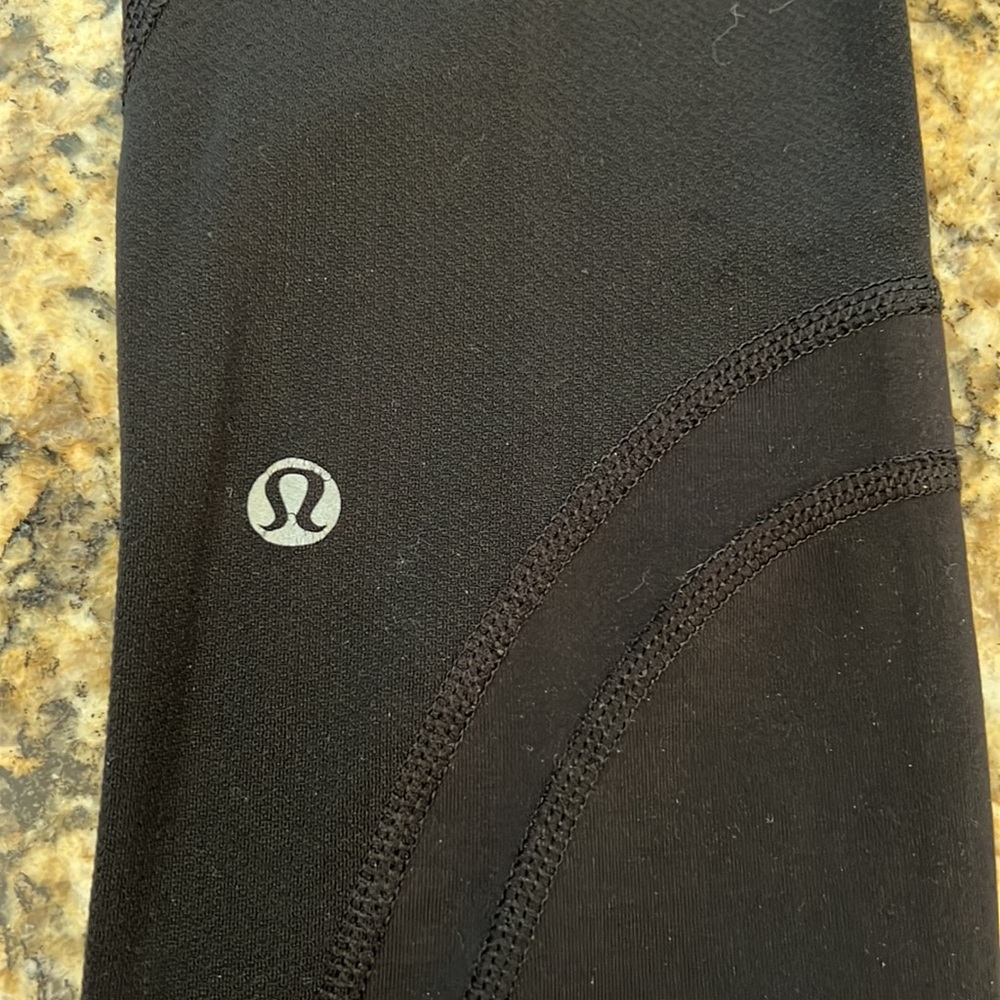 Lululemon Leggings | Back zip pocket | Size 2 | Black - Picture 4 of 5